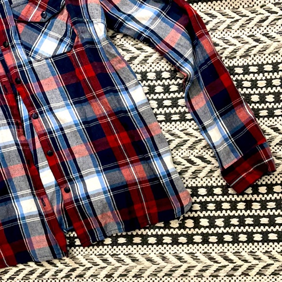 ✨2/20$✨NOISY MAY Plaid Shirt - Picture 2 of 5